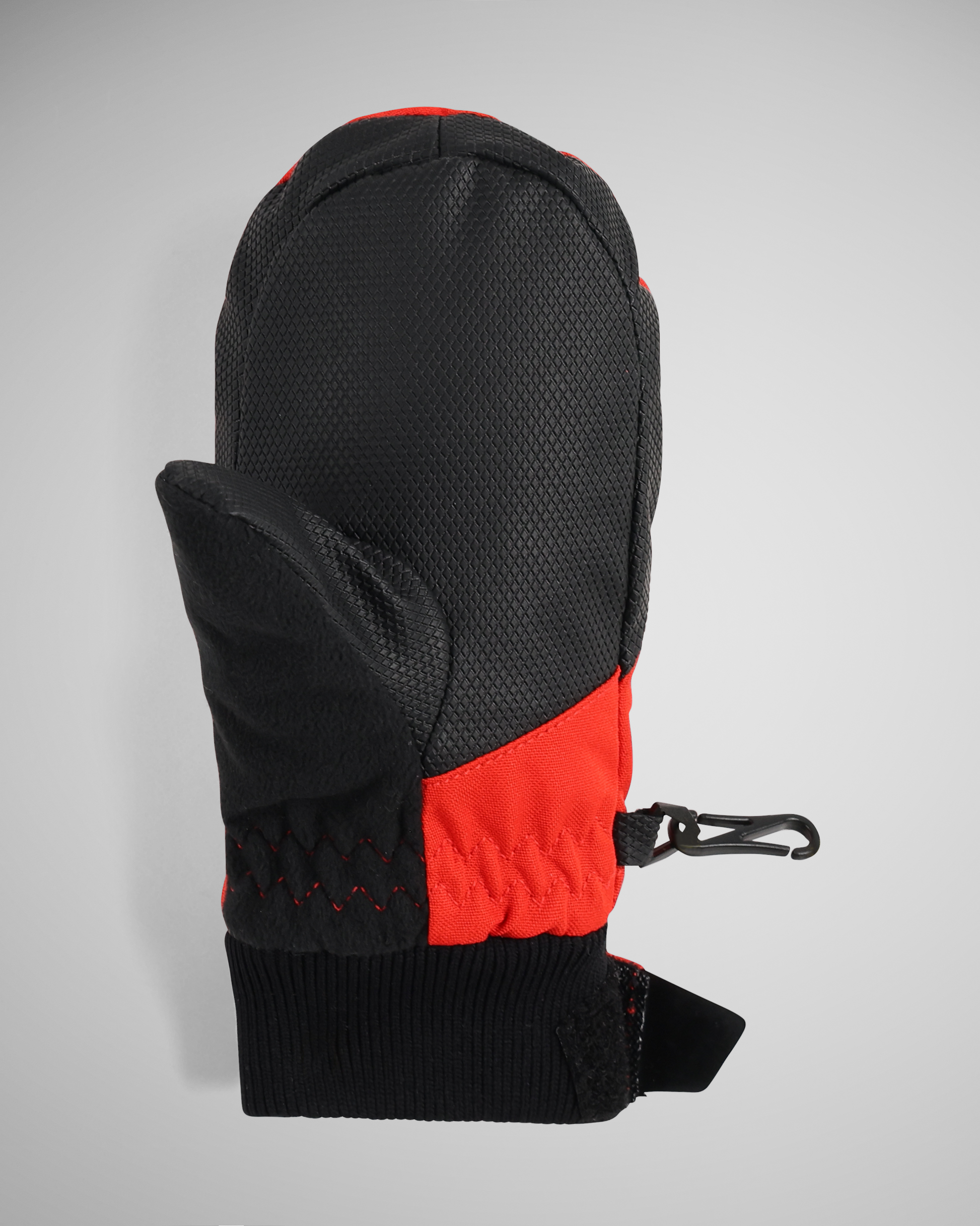 Red | 3 / MQNBCK